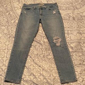 Levi’s 711 Ripped Skinny Jeans
